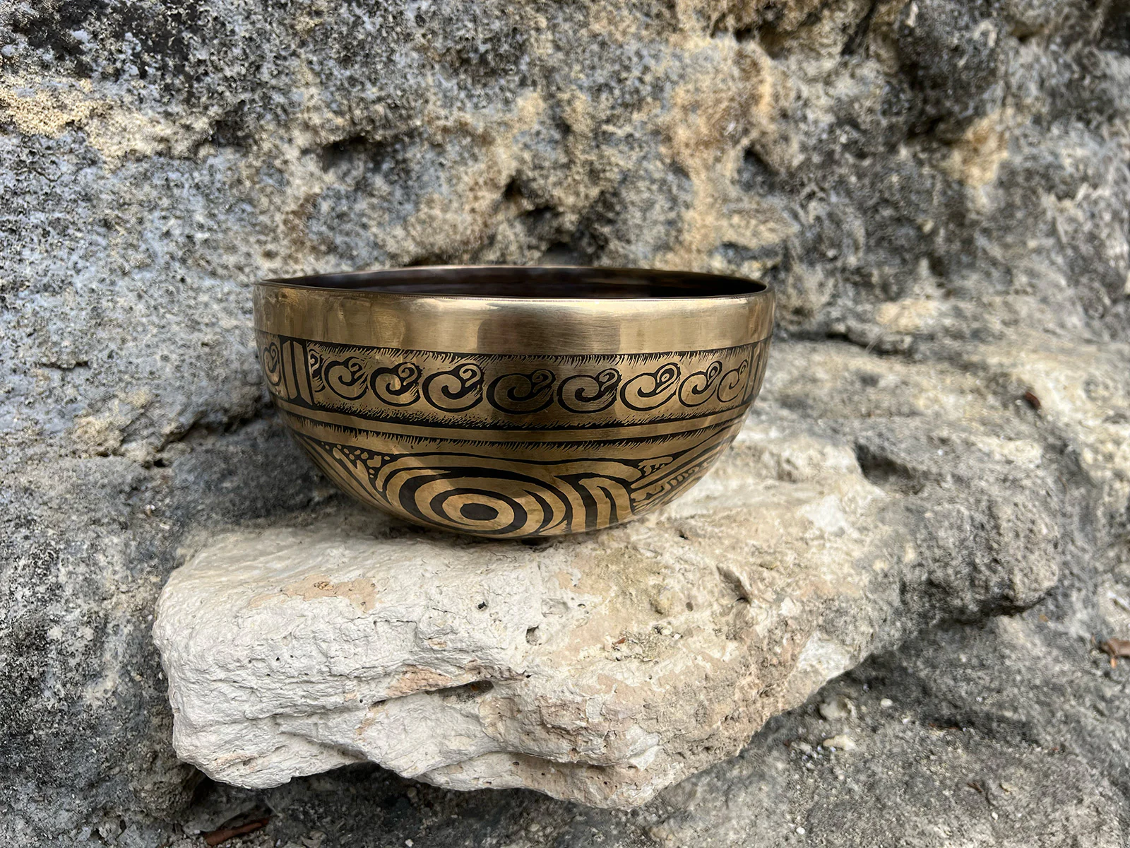 The Vortex Bowl: 9 inch | Heart Chakra Bowl - PAUSE Breathwork x Ohm Store - Image 7